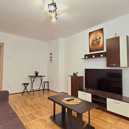 Apartament Confort Hd Hunedoara Exterior foto